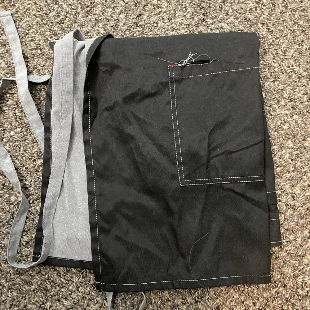 Wendy’s uniform pack, apron and two shirts: - Picture 5 of 6